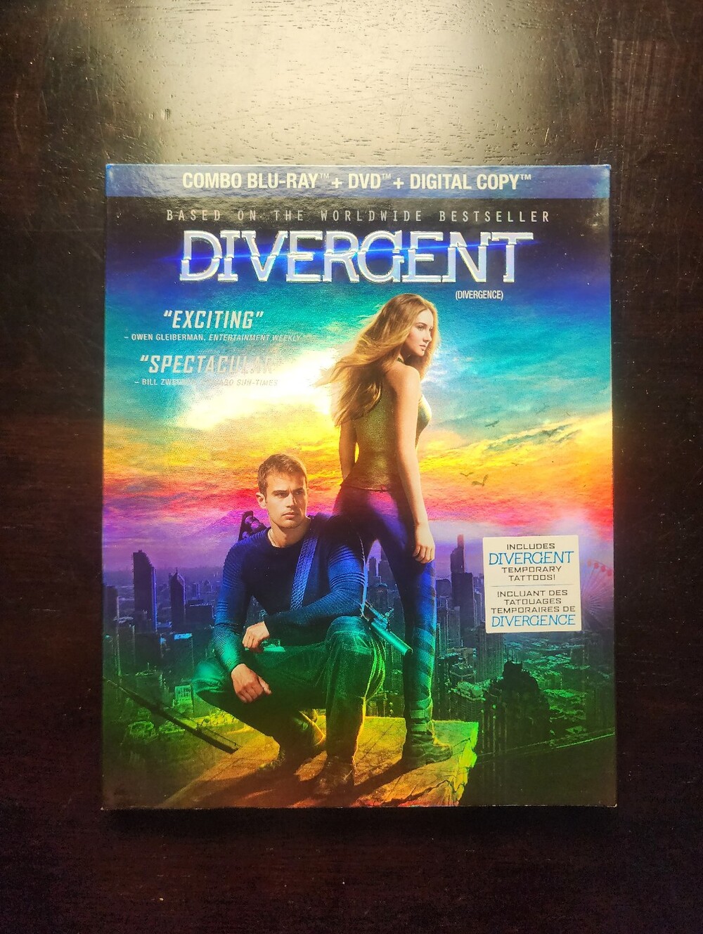 2/25$ Divergent Blu-ray + DVD Combo Pack - Slipcover